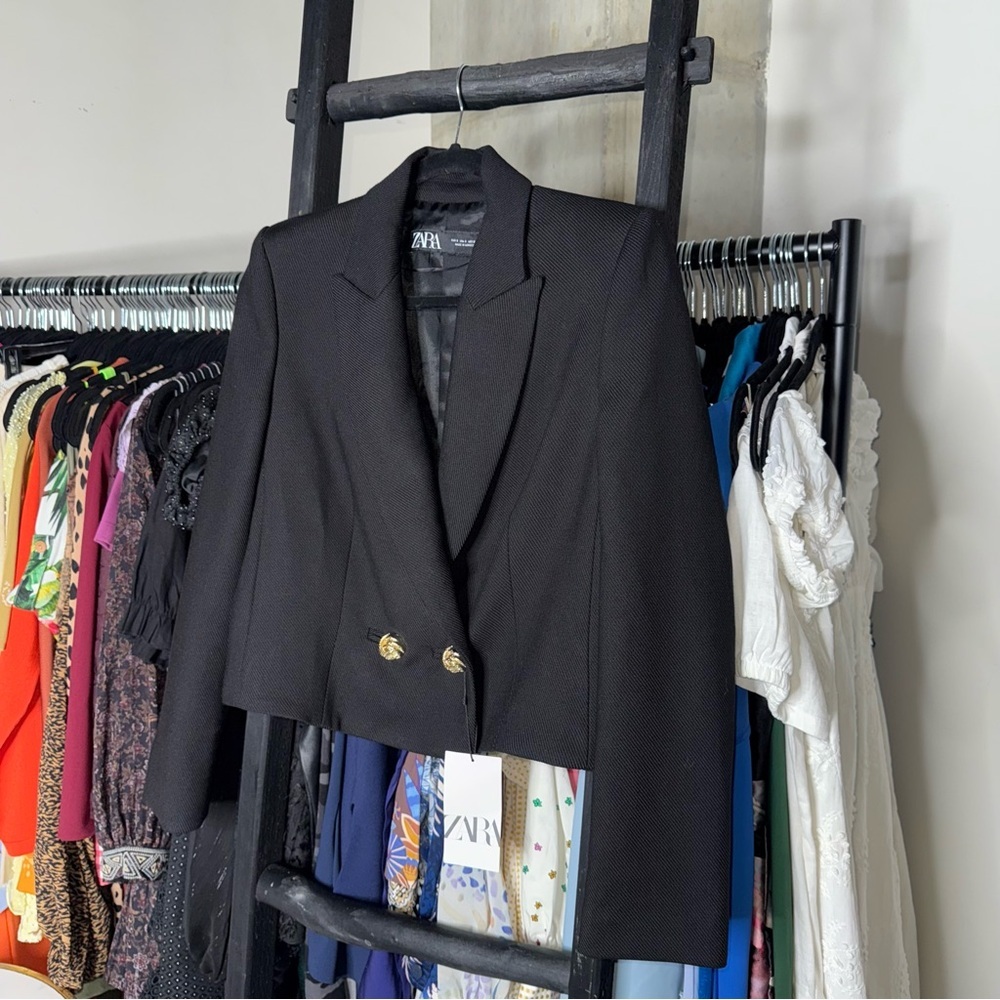 Zara Cropped Black Double-Breasted Blazer with Gold Buttons - Picture 6 of 10